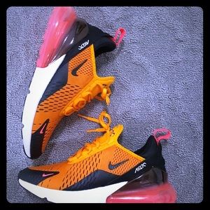 Nike air max 270 university gold 7.5 (40.5)